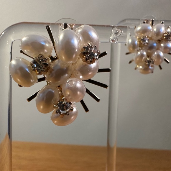 Pearl and rhinestone earrings - Picture 3 of 3